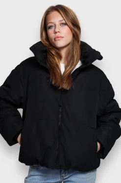 “Puffer” jacket black